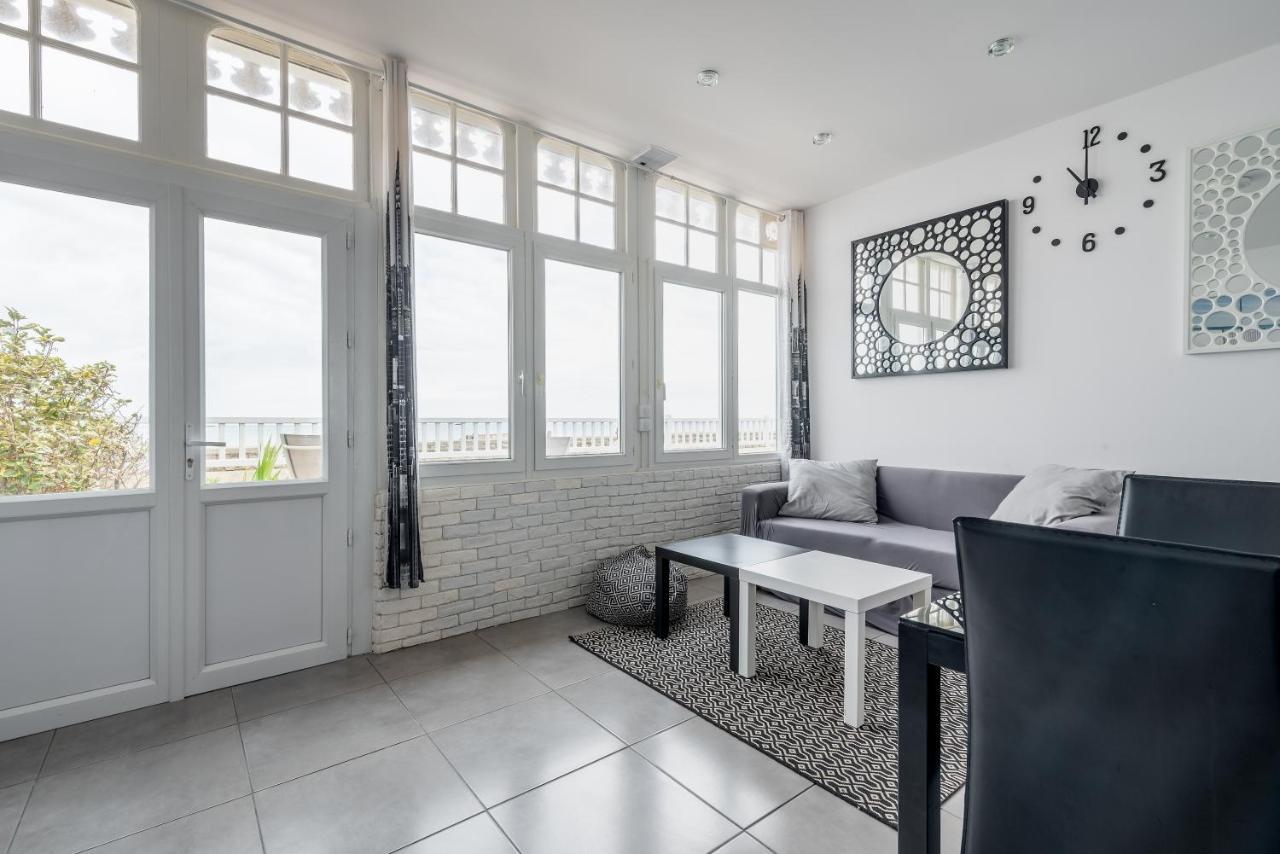 Appartement En Front De Mer Avec Terrasse Et Vue Mer Arromanches-les-Bains Exterior photo
